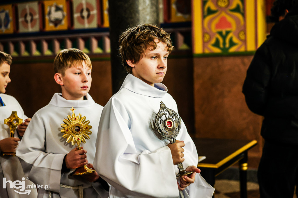 Noc Świętych w Sanktuarium Matki Bożej Królowej Rodzin w Chorzelowie