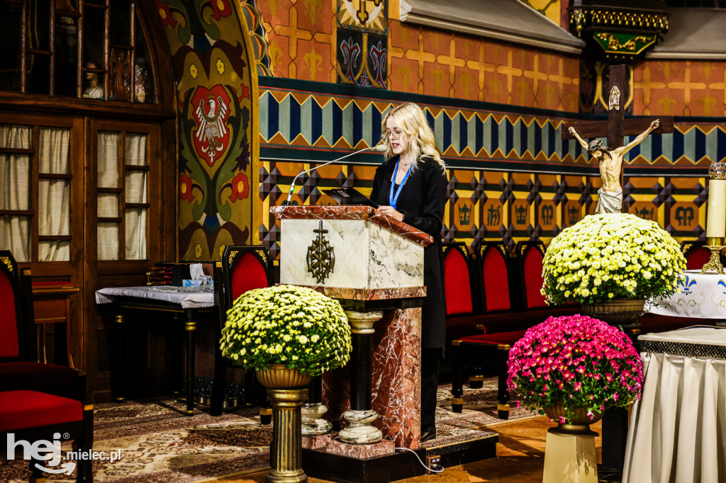 Noc Świętych w Sanktuarium Matki Bożej Królowej Rodzin w Chorzelowie