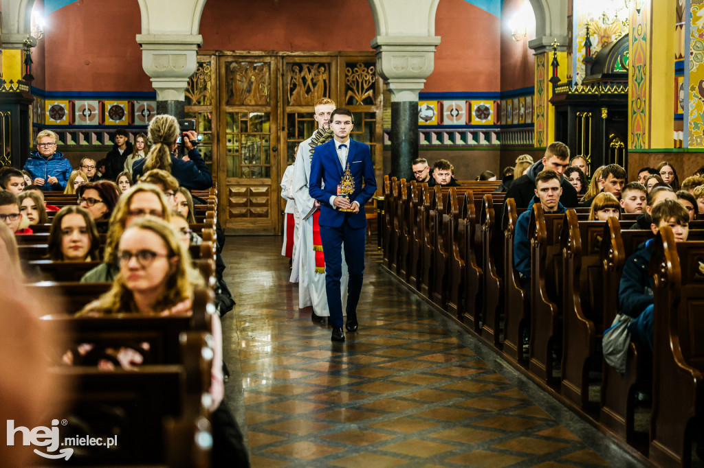 Noc Świętych w Sanktuarium Matki Bożej Królowej Rodzin w Chorzelowie