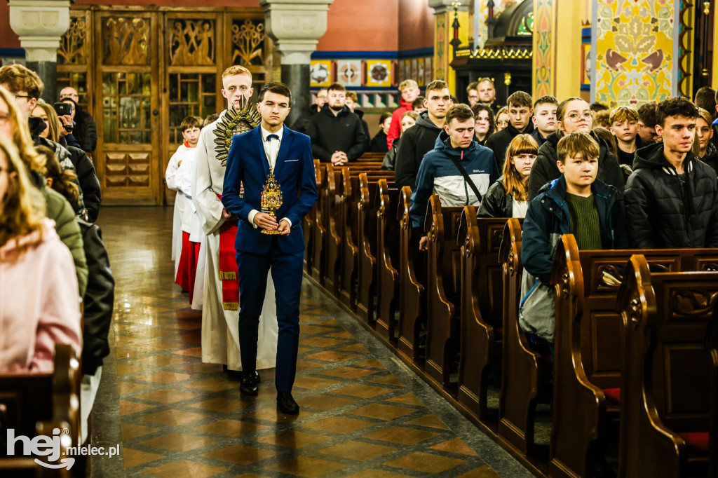 Noc Świętych w Sanktuarium Matki Bożej Królowej Rodzin w Chorzelowie