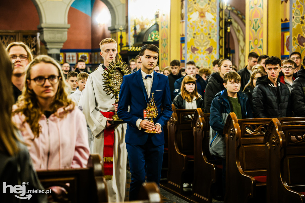 Noc Świętych w Sanktuarium Matki Bożej Królowej Rodzin w Chorzelowie