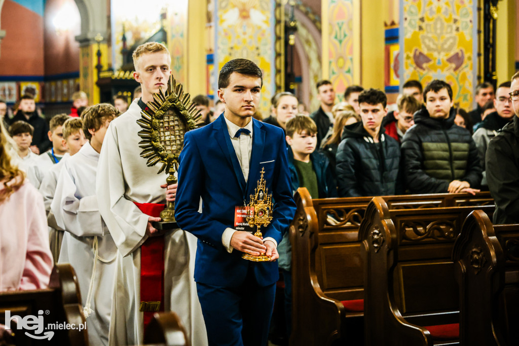 Noc Świętych w Sanktuarium Matki Bożej Królowej Rodzin w Chorzelowie