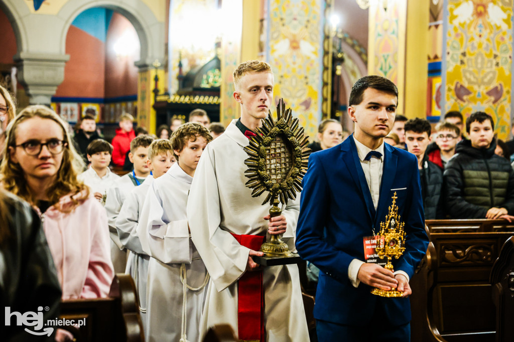 Noc Świętych w Sanktuarium Matki Bożej Królowej Rodzin w Chorzelowie