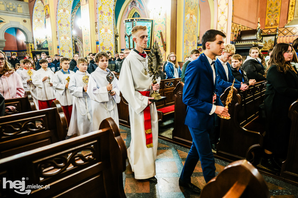 Noc Świętych w Sanktuarium Matki Bożej Królowej Rodzin w Chorzelowie