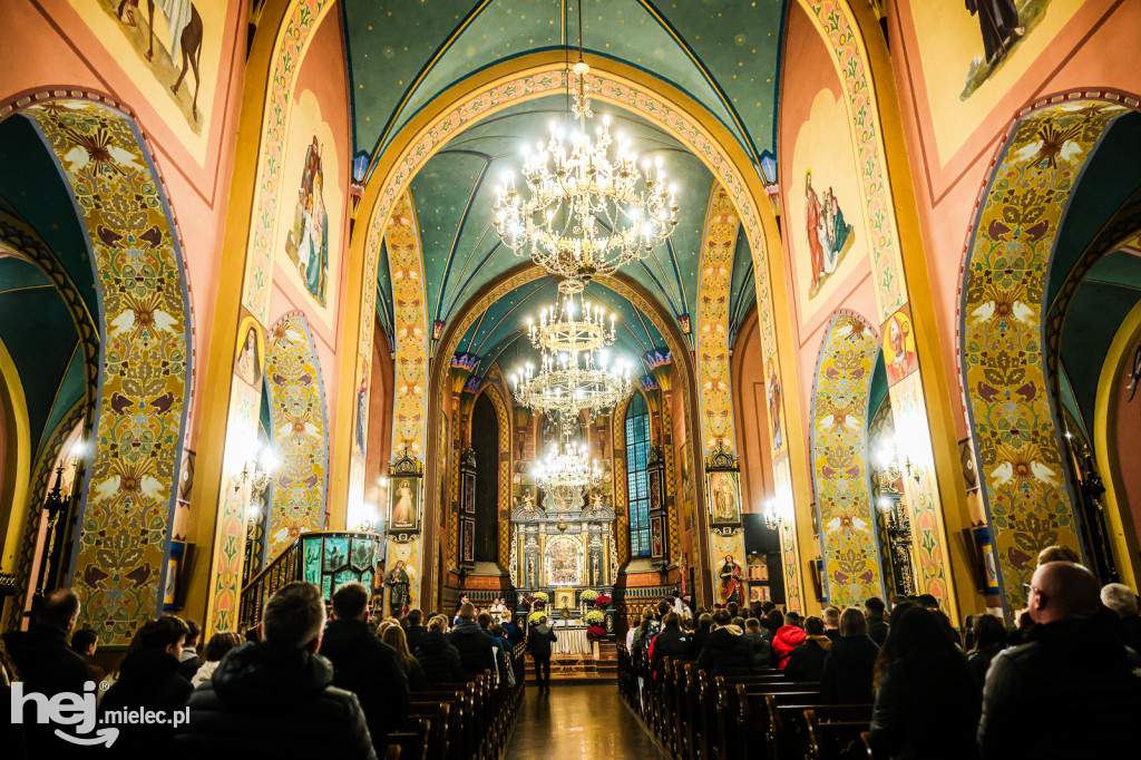 Noc Świętych w Sanktuarium Matki Bożej Królowej Rodzin w Chorzelowie