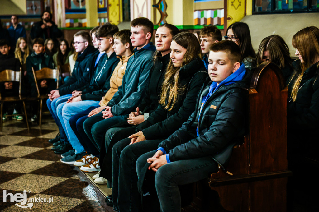 Noc Świętych w Sanktuarium Matki Bożej Królowej Rodzin w Chorzelowie