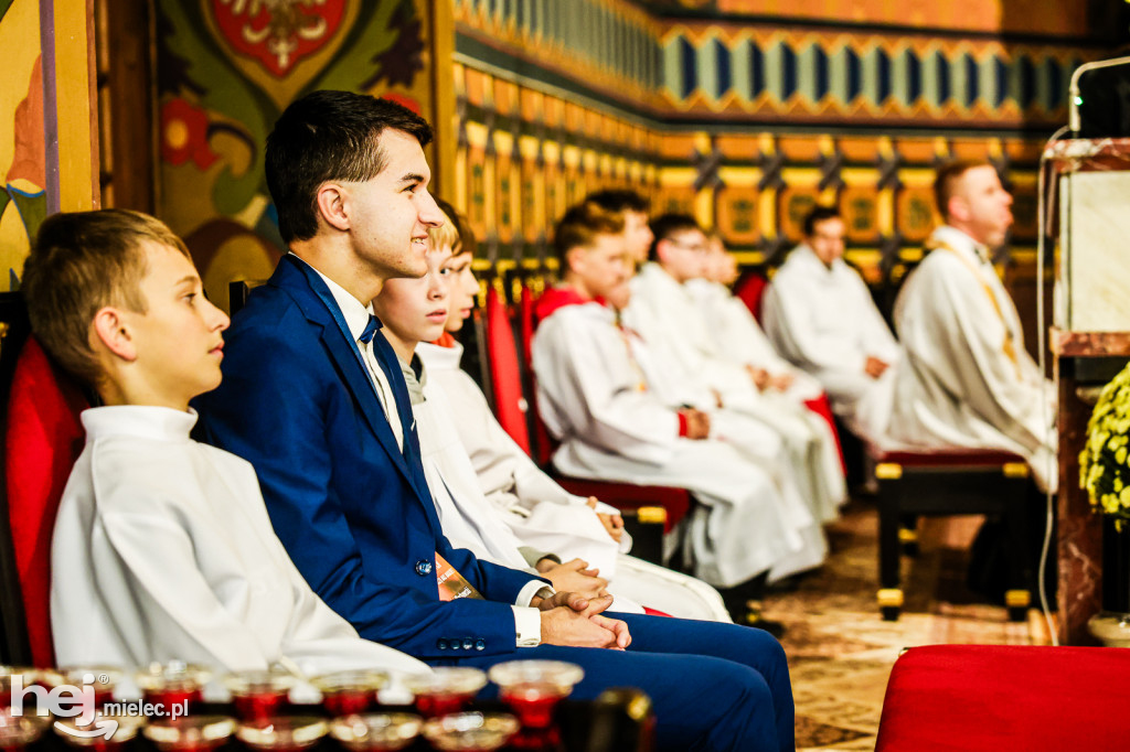 Noc Świętych w Sanktuarium Matki Bożej Królowej Rodzin w Chorzelowie