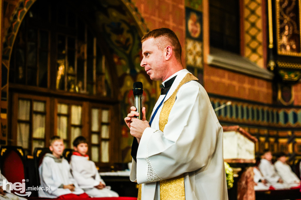 Noc Świętych w Sanktuarium Matki Bożej Królowej Rodzin w Chorzelowie