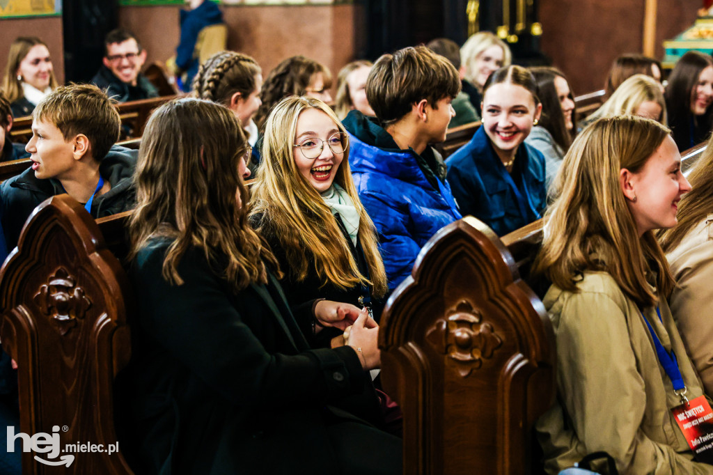 Noc Świętych w Sanktuarium Matki Bożej Królowej Rodzin w Chorzelowie