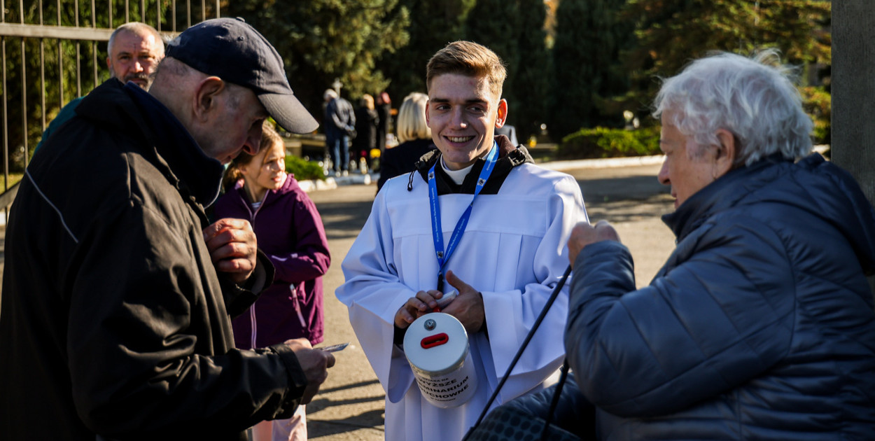 Wszystkich Świętych - 1 listopada na Cmentarzu Komunalnym