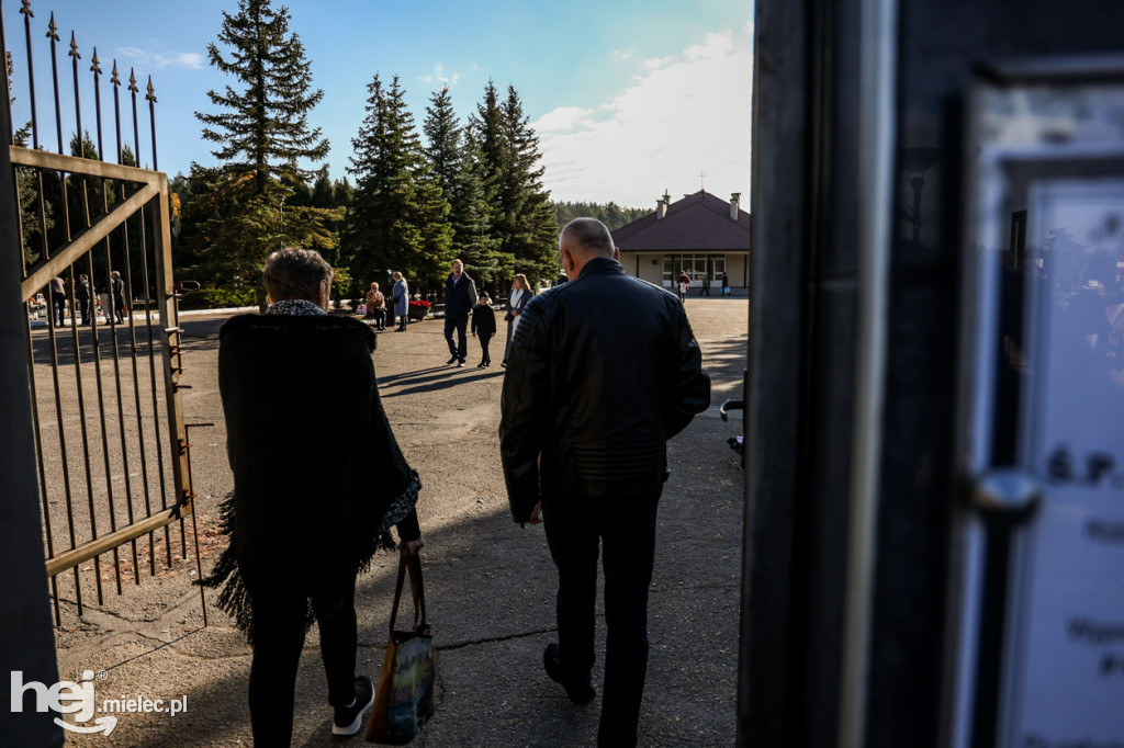 Wszystkich Świętych - 1 listopada na Cmentarzu Komunalnym