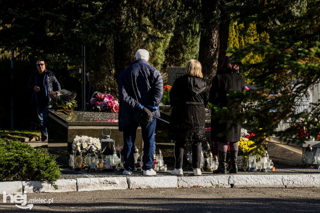 Wszystkich Świętych - 1 listopada na Cmentarzu Komunalnym