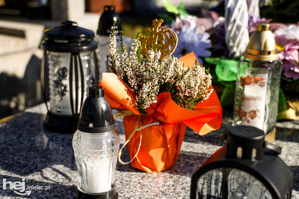 Wszystkich Świętych - 1 listopada na Cmentarzu Komunalnym