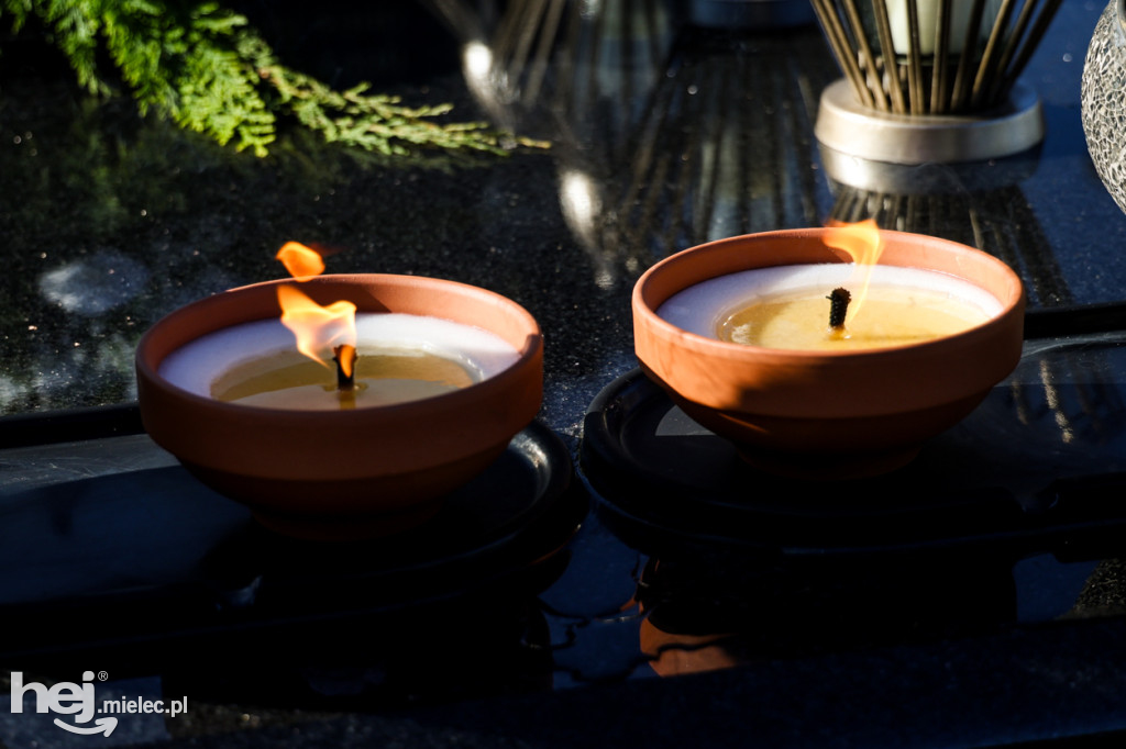 Wszystkich Świętych - 1 listopada na Cmentarzu Komunalnym