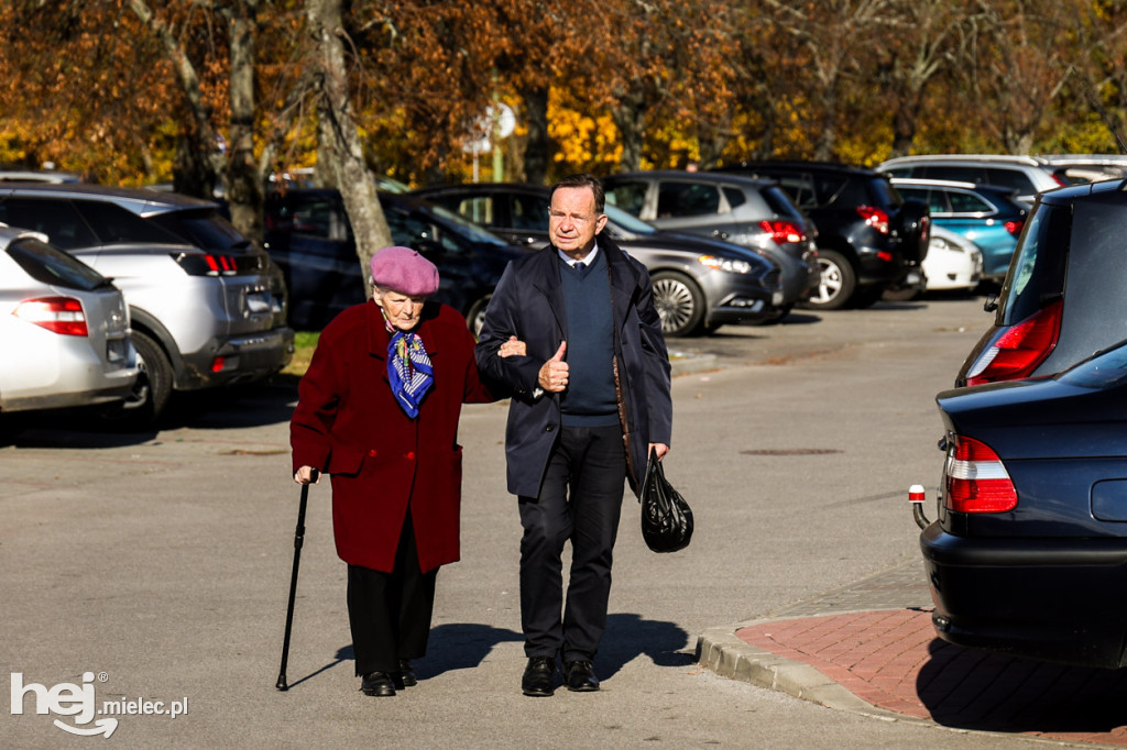 Wszystkich Świętych - 1 listopada na Cmentarzu Komunalnym