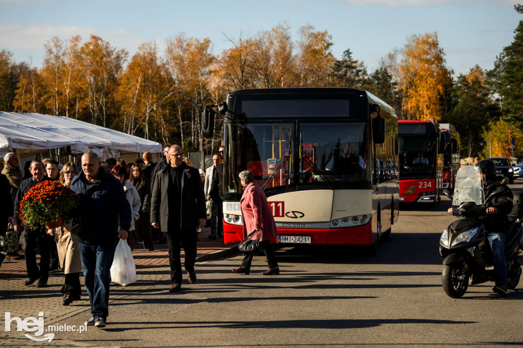 Wszystkich Świętych - 1 listopada na Cmentarzu Komunalnym