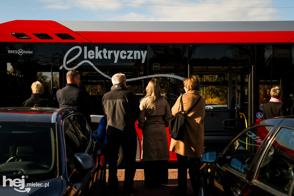 Wszystkich Świętych - 1 listopada na Cmentarzu Komunalnym