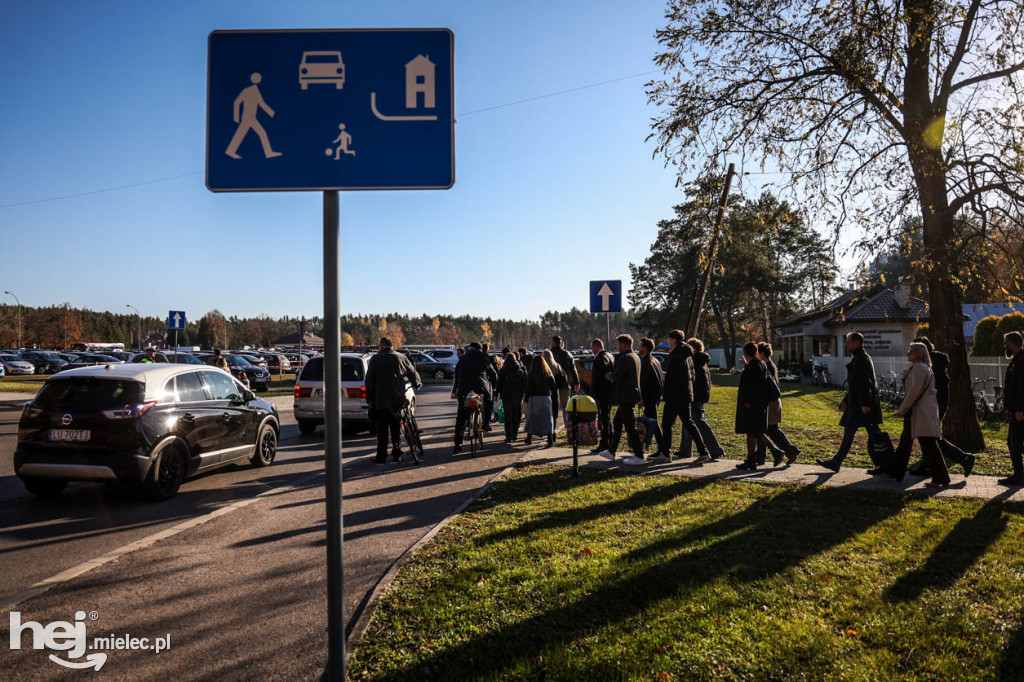 Wszystkich Świętych - 1 listopada na Cmentarzu Komunalnym