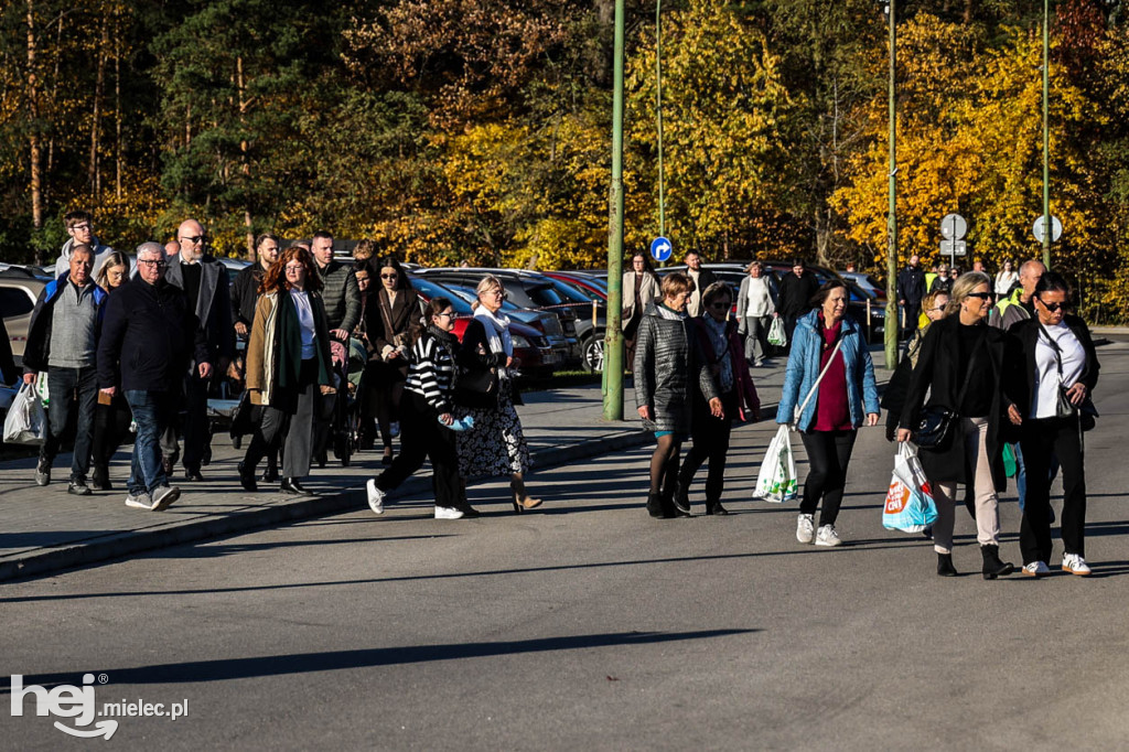 Wszystkich Świętych - 1 listopada na Cmentarzu Komunalnym