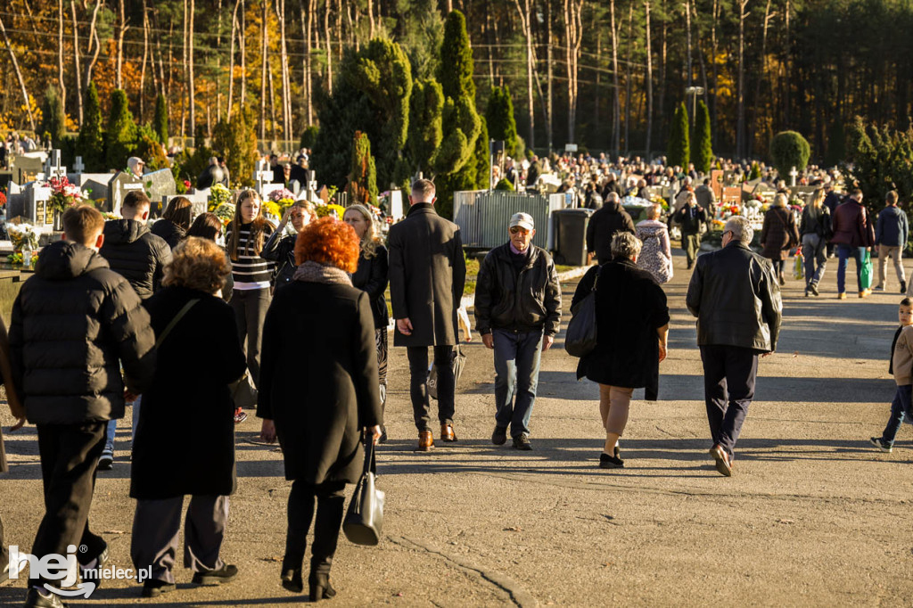 Wszystkich Świętych - 1 listopada na Cmentarzu Komunalnym
