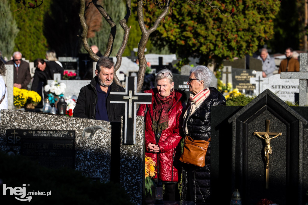 Wszystkich Świętych - 1 listopada na Cmentarzu Komunalnym