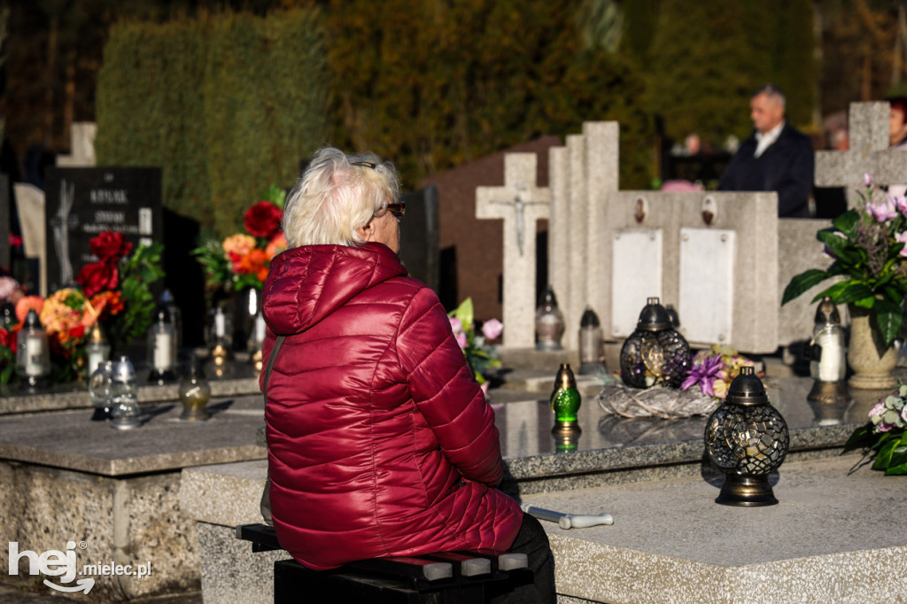 Wszystkich Świętych - 1 listopada na Cmentarzu Komunalnym
