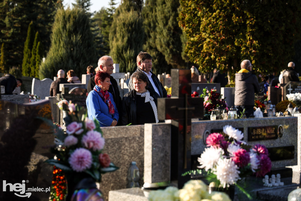 Wszystkich Świętych - 1 listopada na Cmentarzu Komunalnym
