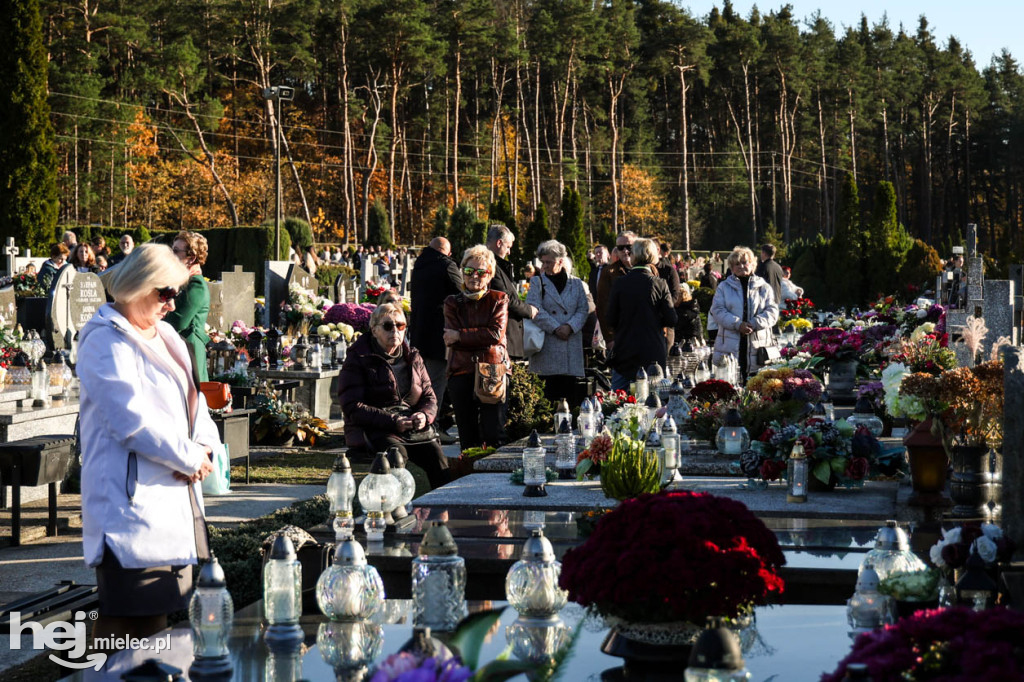 Wszystkich Świętych - 1 listopada na Cmentarzu Komunalnym
