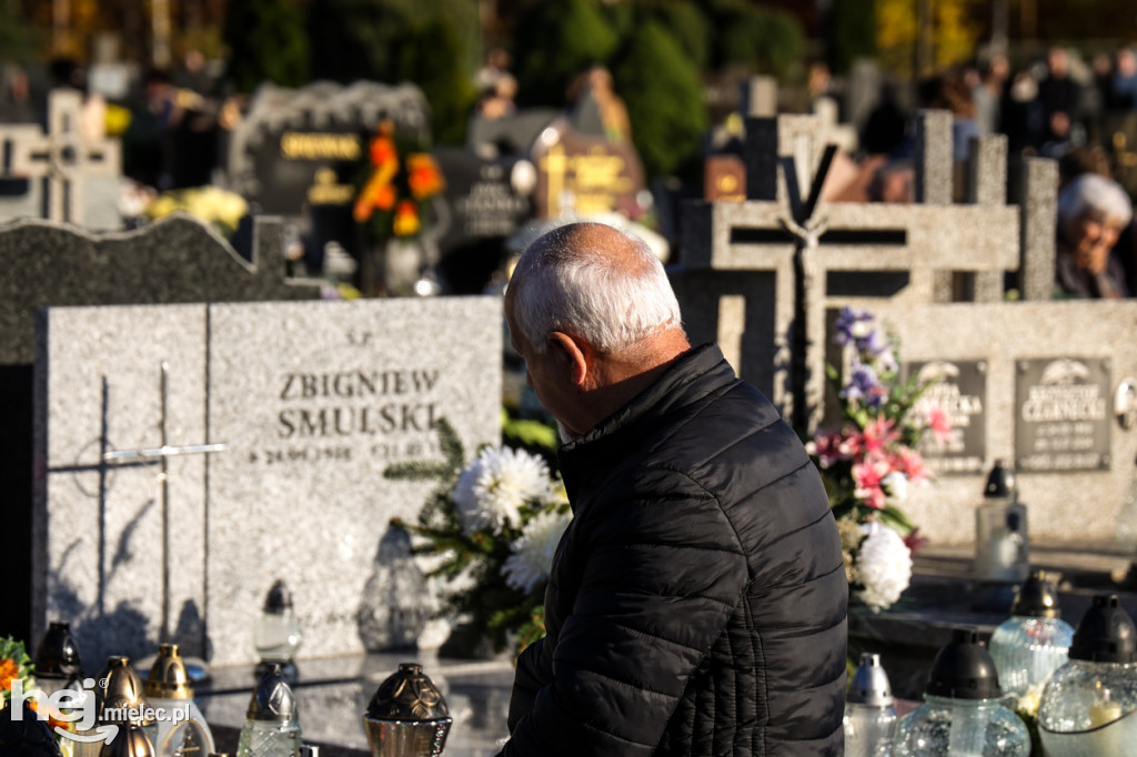 Wszystkich Świętych - 1 listopada na Cmentarzu Komunalnym