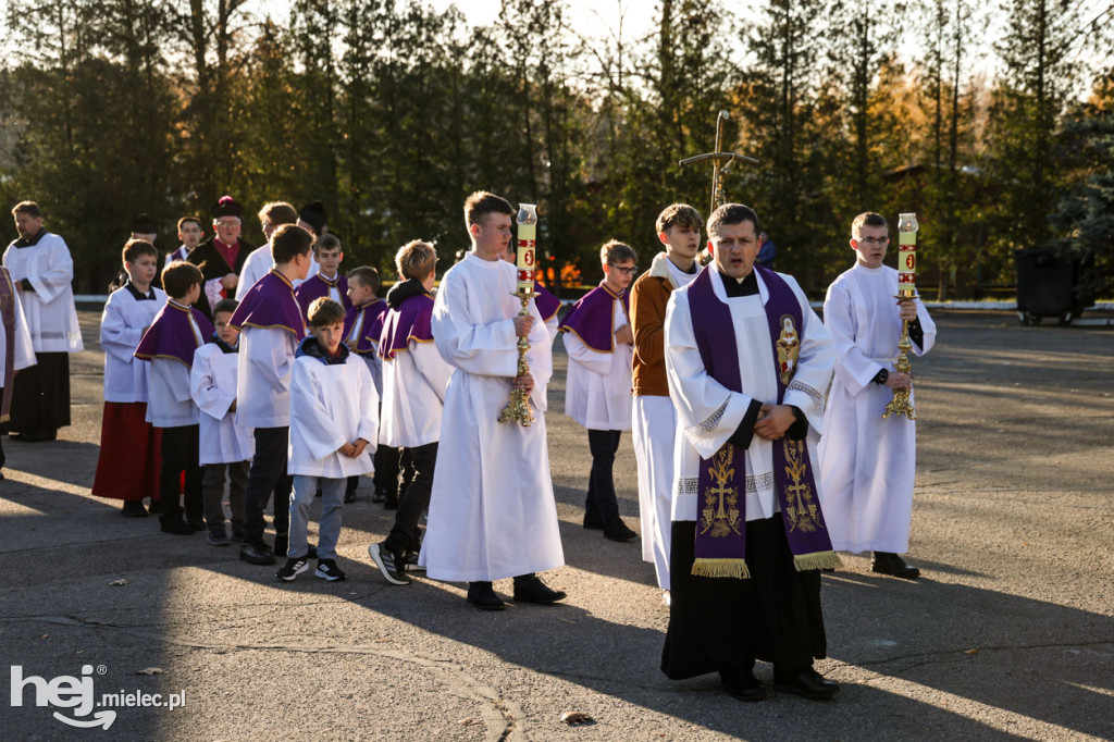 Wszystkich Świętych - 1 listopada na Cmentarzu Komunalnym