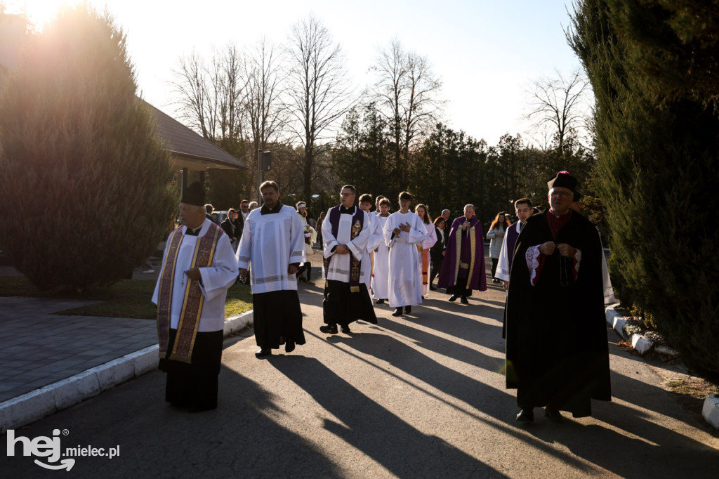 Wszystkich Świętych - 1 listopada na Cmentarzu Komunalnym