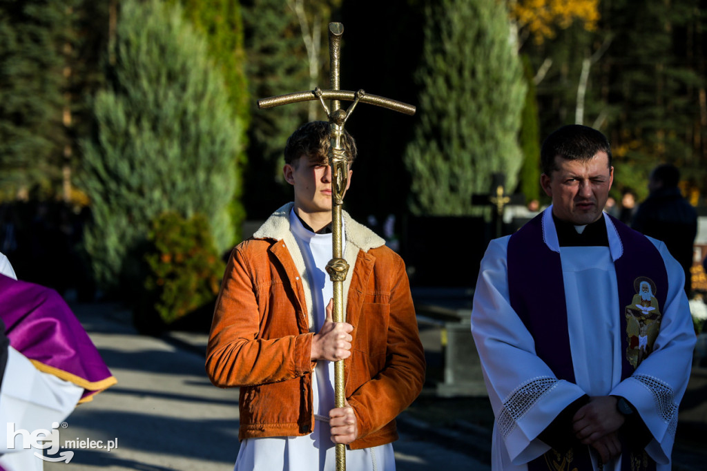 Wszystkich Świętych - 1 listopada na Cmentarzu Komunalnym