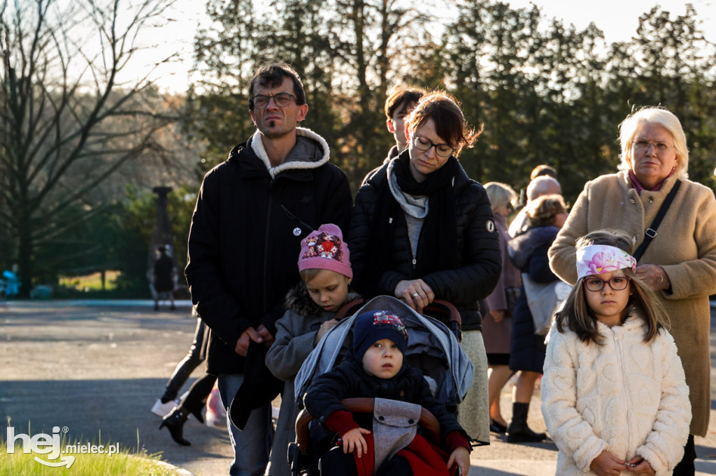 Wszystkich Świętych - 1 listopada na Cmentarzu Komunalnym