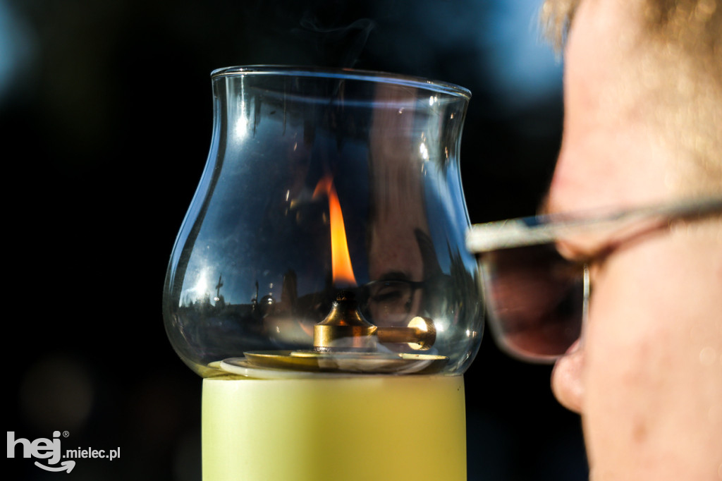 Wszystkich Świętych - 1 listopada na Cmentarzu Komunalnym