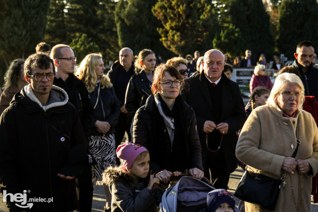Wszystkich Świętych - 1 listopada na Cmentarzu Komunalnym