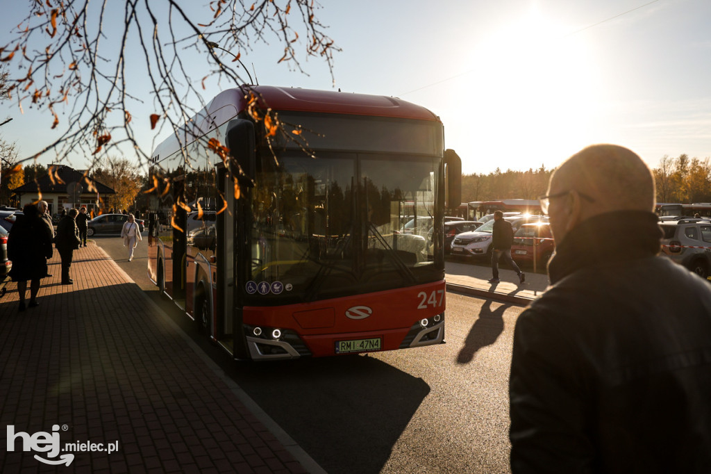 Wszystkich Świętych - 1 listopada na Cmentarzu Komunalnym