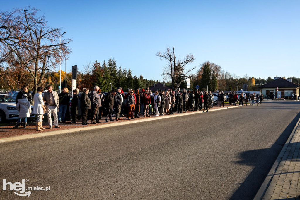 Wszystkich Świętych - 1 listopada na Cmentarzu Komunalnym