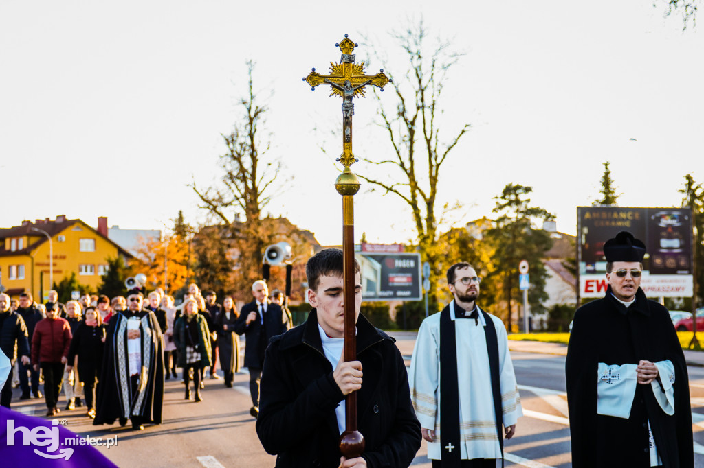 Uroczystość Wszystkich Świętych 2025 na Cmentarzu Parafialnym w Mielcu