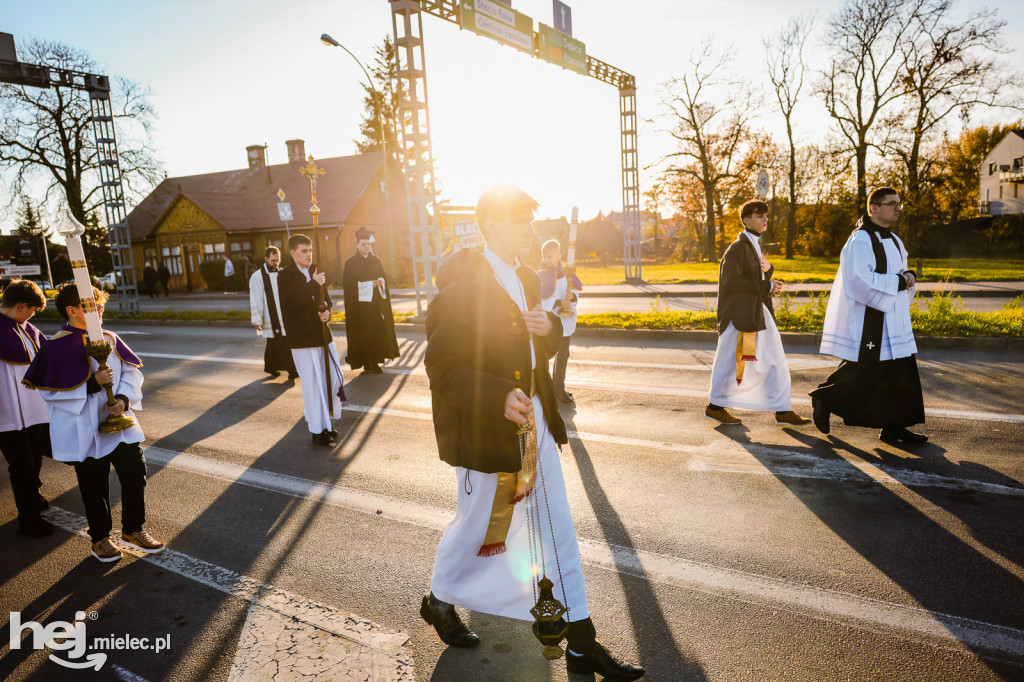 Uroczystość Wszystkich Świętych 2025 na Cmentarzu Parafialnym w Mielcu