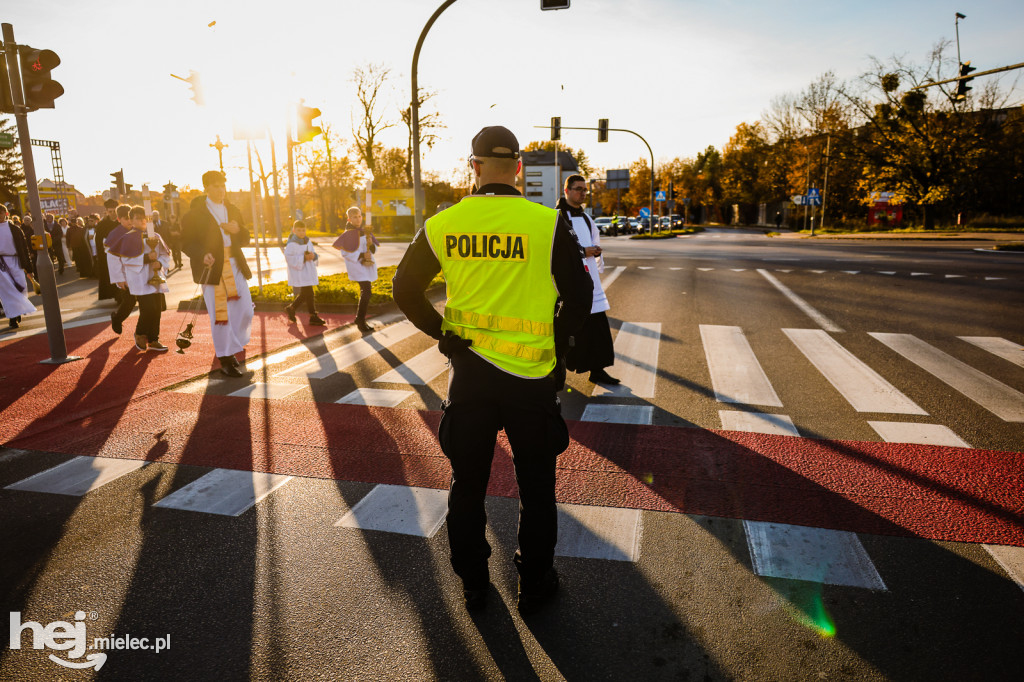 Uroczystość Wszystkich Świętych 2025 na Cmentarzu Parafialnym w Mielcu