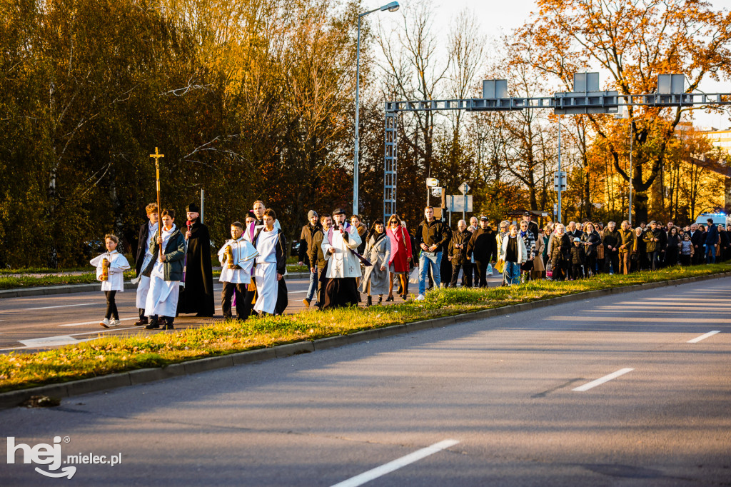 Uroczystość Wszystkich Świętych 2025 na Cmentarzu Parafialnym w Mielcu