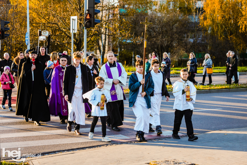 Uroczystość Wszystkich Świętych 2025 na Cmentarzu Parafialnym w Mielcu