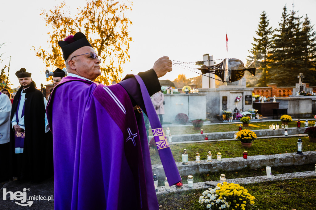 Uroczystość Wszystkich Świętych 2025 na Cmentarzu Parafialnym w Mielcu