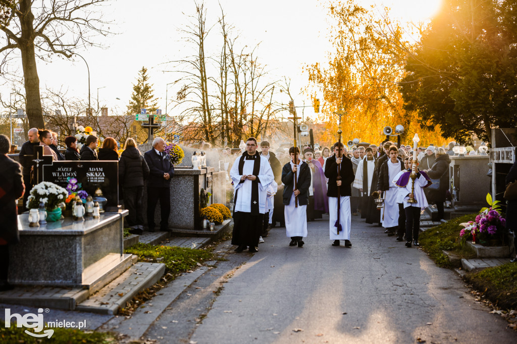 Uroczystość Wszystkich Świętych 2025 na Cmentarzu Parafialnym w Mielcu