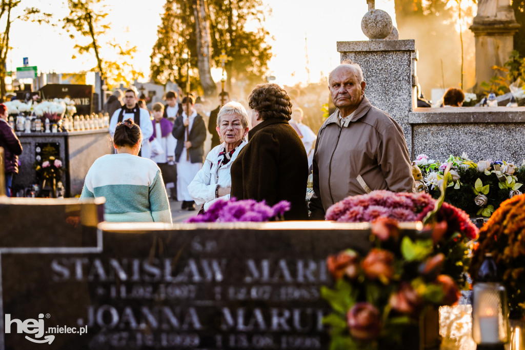 Uroczystość Wszystkich Świętych 2025 na Cmentarzu Parafialnym w Mielcu