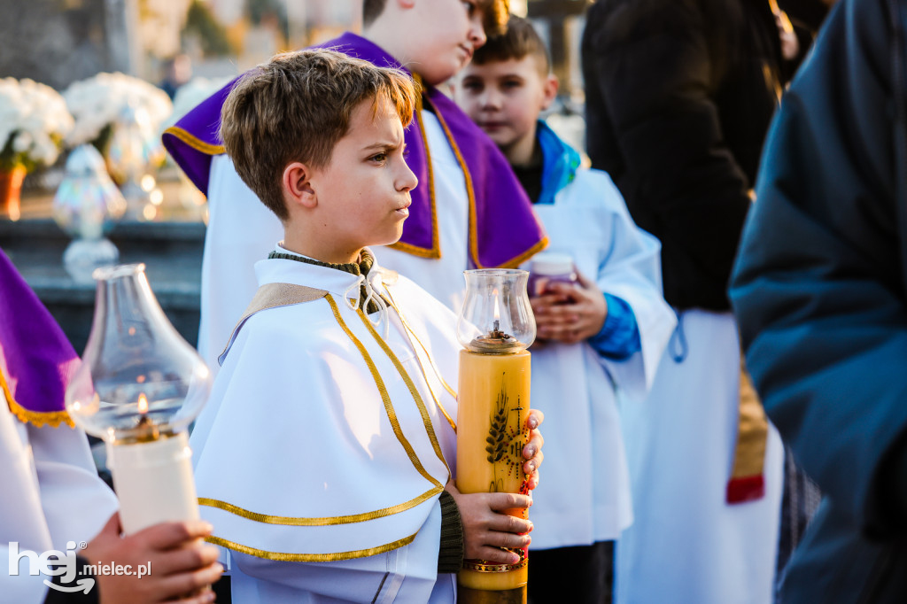 Uroczystość Wszystkich Świętych 2025 na Cmentarzu Parafialnym w Mielcu