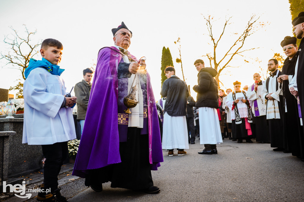 Uroczystość Wszystkich Świętych 2025 na Cmentarzu Parafialnym w Mielcu