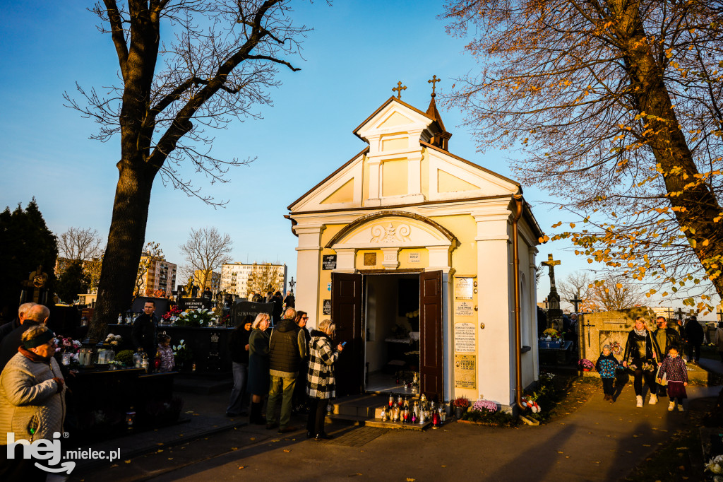 Uroczystość Wszystkich Świętych 2025 na Cmentarzu Parafialnym w Mielcu