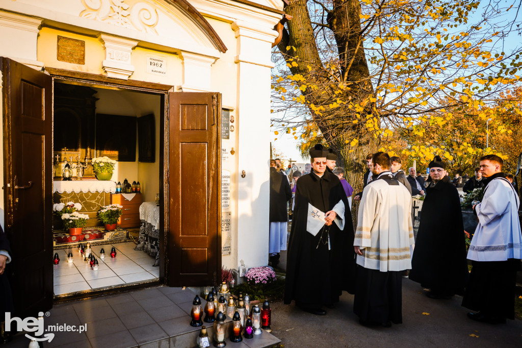 Uroczystość Wszystkich Świętych 2025 na Cmentarzu Parafialnym w Mielcu