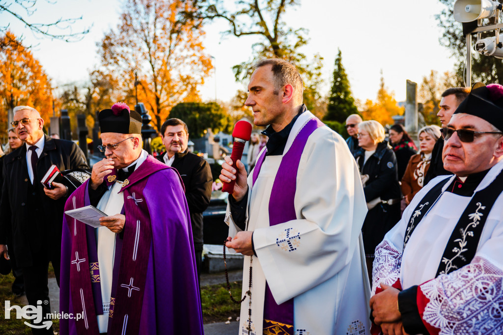 Uroczystość Wszystkich Świętych 2025 na Cmentarzu Parafialnym w Mielcu